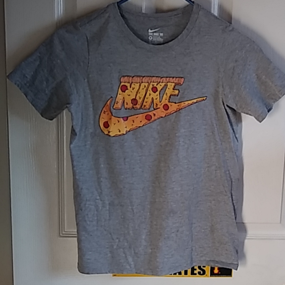 Pizza Nike Tee. Boys Medium